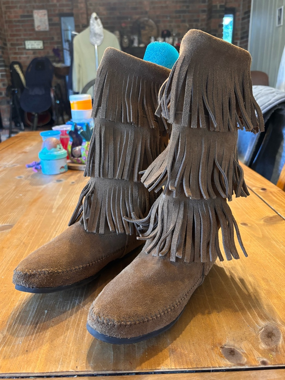 Minnetonka womens 3 layer suede fringe moccasin boots brown 8